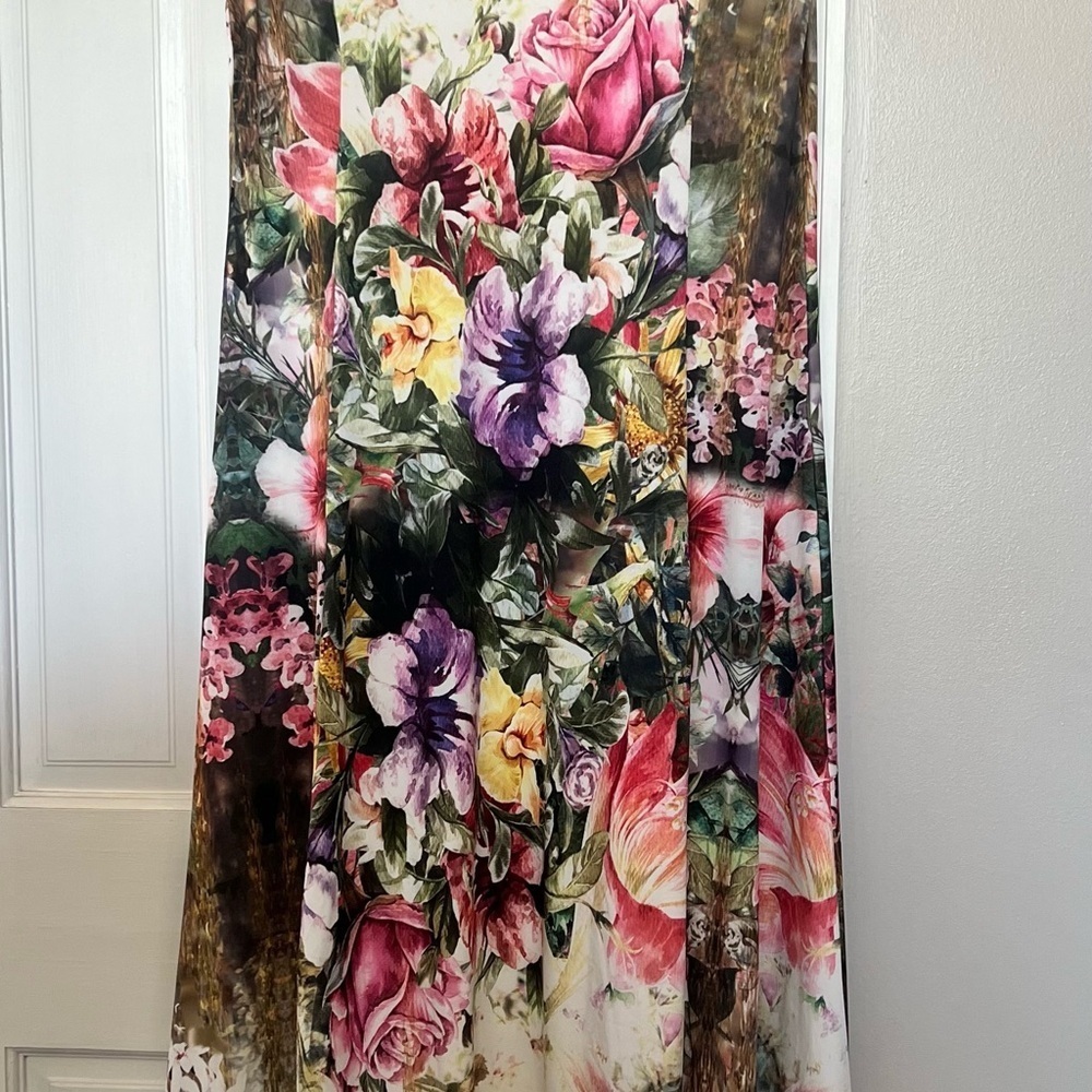 Lily Pink Sleeveless Graphic Maxi Dress - Picture 4 of 9